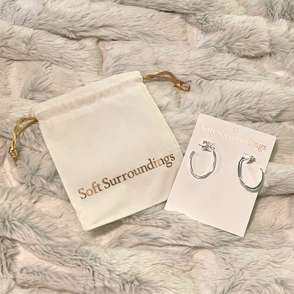 🌺NWT Soft Surroundings Organic Silver Hoops (DISCONTINUED)🌺